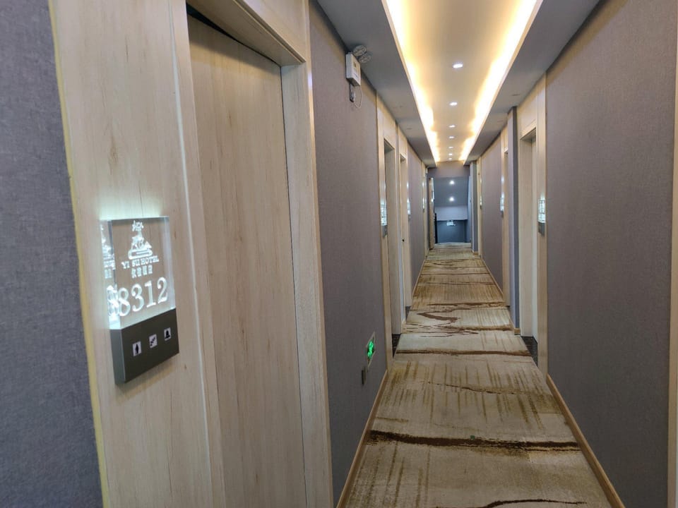 Yi Su Jiu Dian Wei Lai Ke Ji Cheng Dian Hotel in Hangzhou