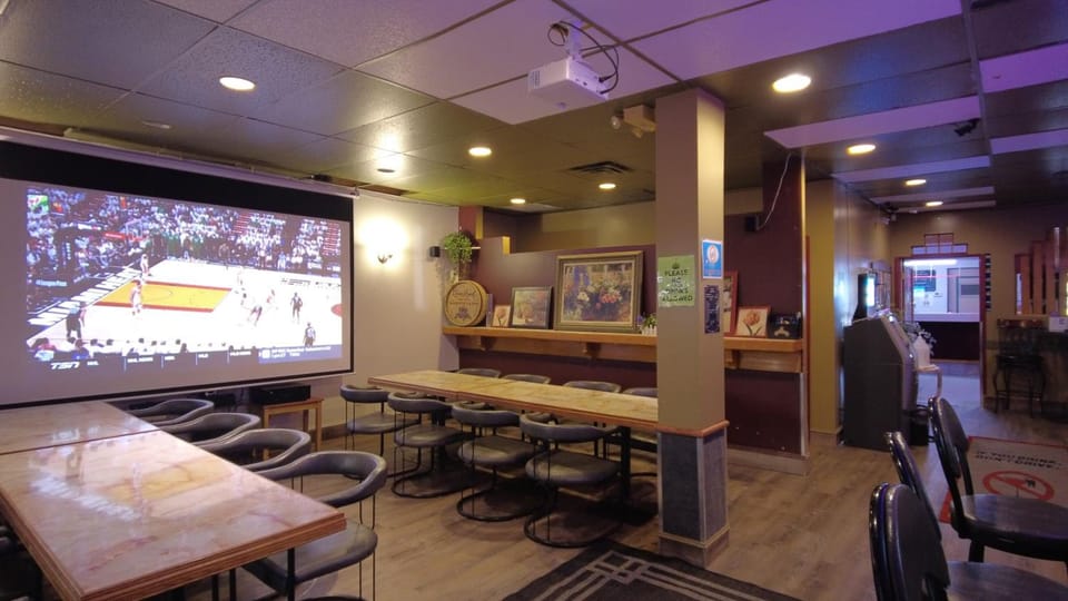 Bar/lounge
