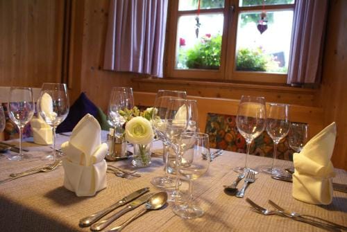 Hotel zum Goldenen Lowen Hotel in Tyrol