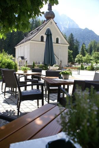 Hotel zum Goldenen Lowen Hotel in Tyrol