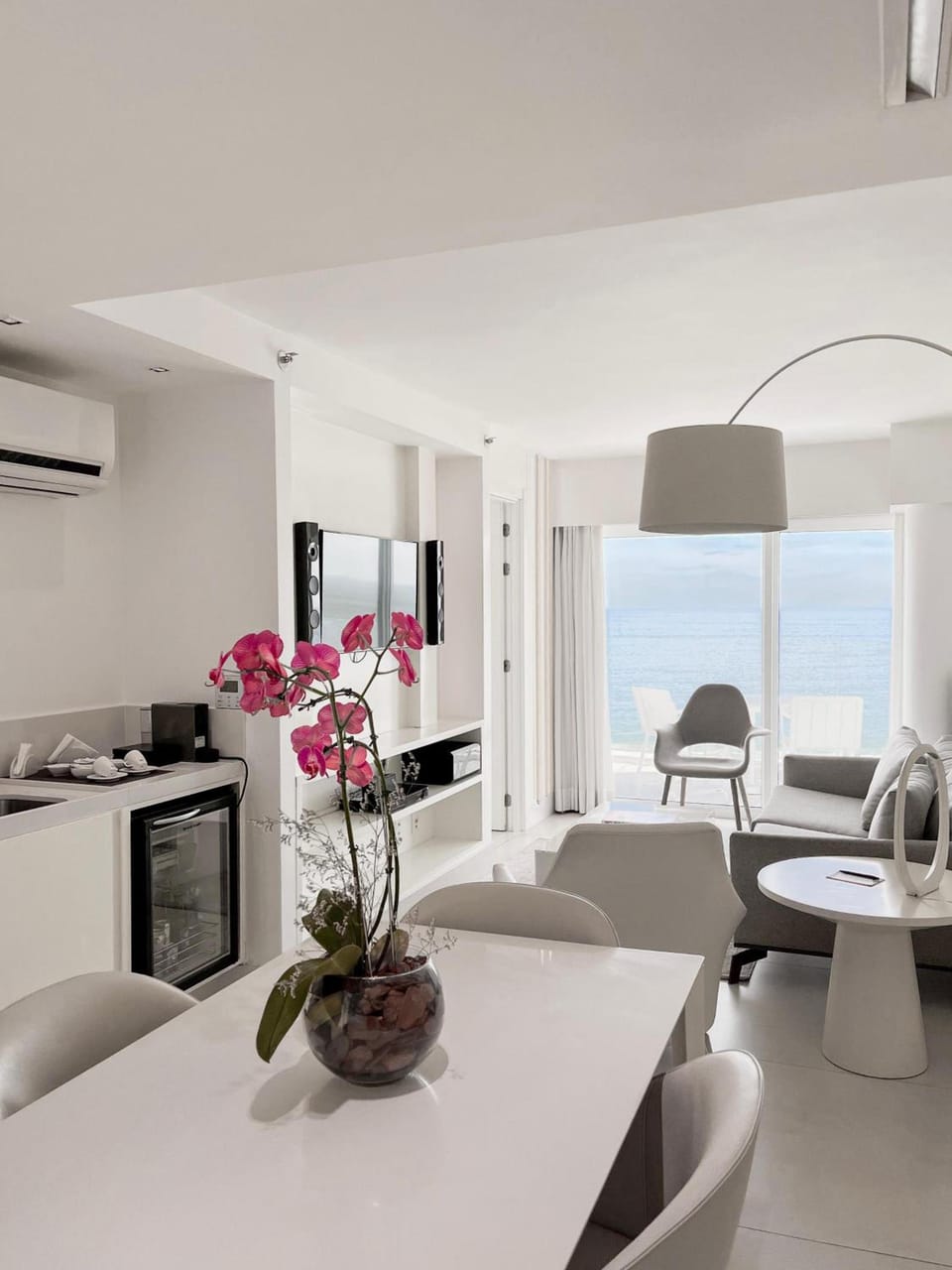 Shared lounge/TV area