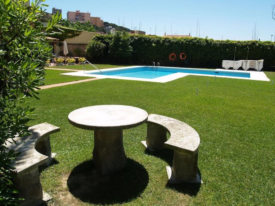 Hotel Hostal del Sol Hotel in Baix Empordà