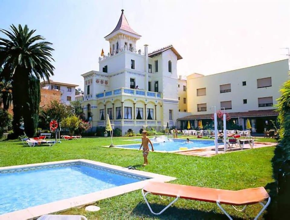 Hotel Hostal del Sol Hotel in Baix Empordà