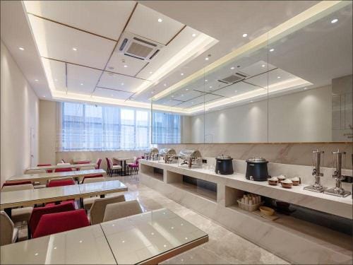 Lavande Hotel Nanjing south railway station Dinghe Bridge Hotel in Nanjing