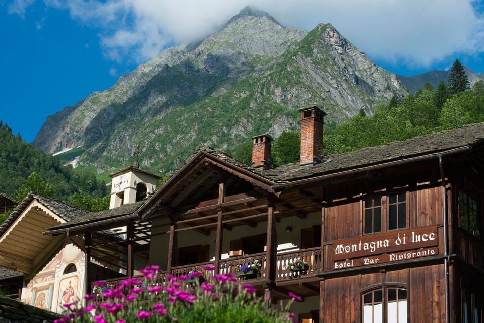 Albergo Montagna Di Luce Hotel in Aosta Valley, Italy