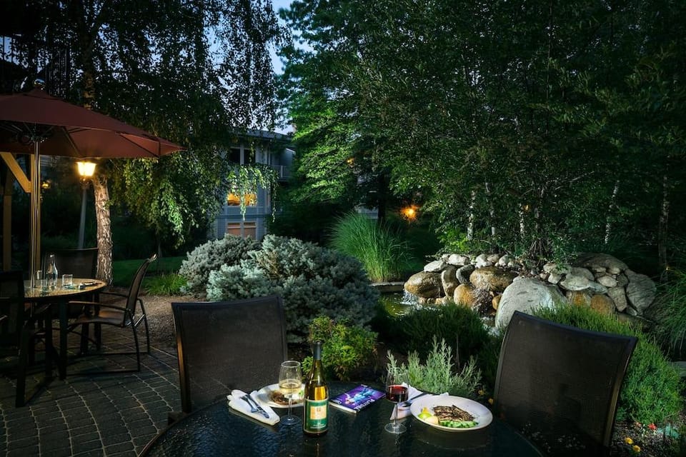 Plaza Inn & Suites at Ashland Creek Hotel in Ashland