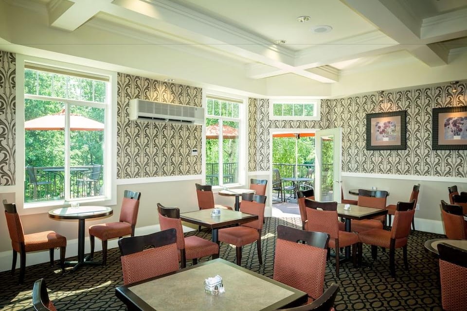 Plaza Inn & Suites at Ashland Creek Hotel in Ashland