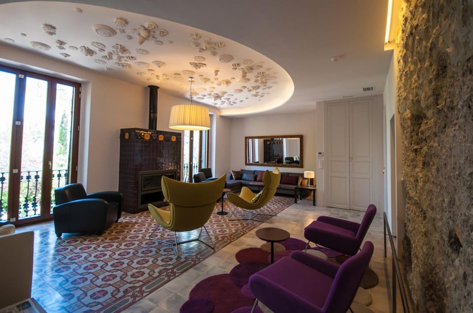 Shared lounge/TV area