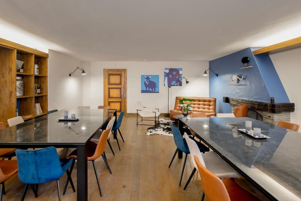 Shared lounge/TV area