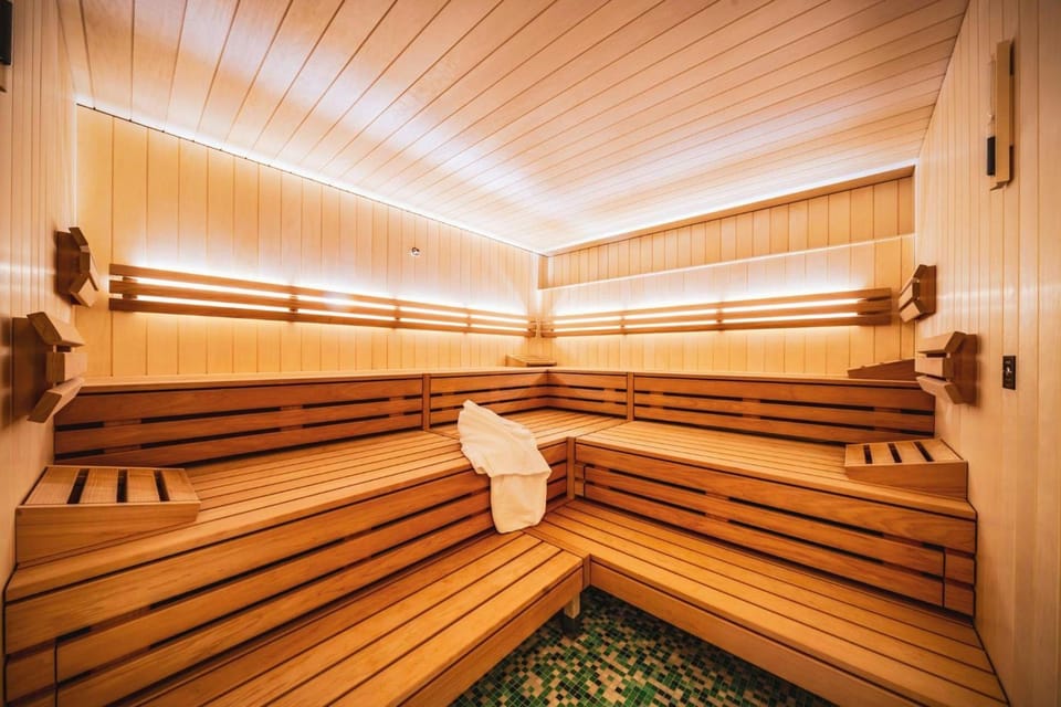 Seedamm Plaza Hotel in Canton of Zurich