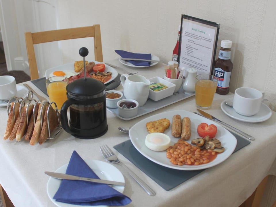 Hazeldene Guest House - with Free Offsite Health Club Hotel in Bowness-on-Windermere