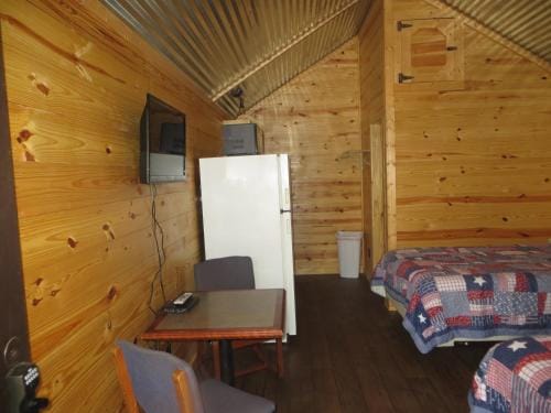 All Tucked Inn Cabins 2 Lodge in Rio Grande