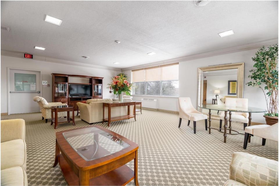 Shared lounge/TV area