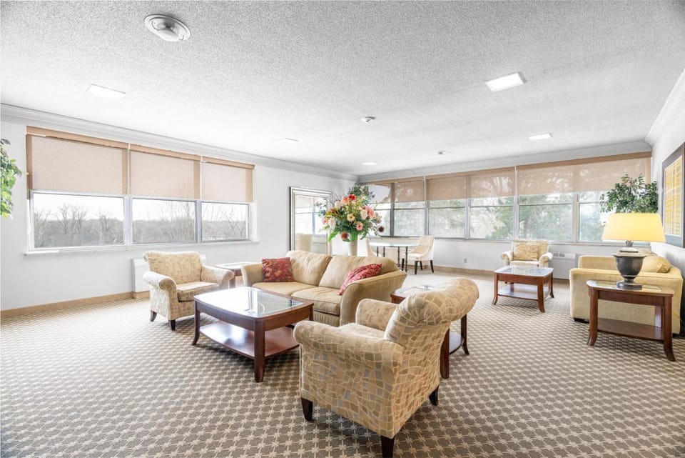 Shared lounge/TV area