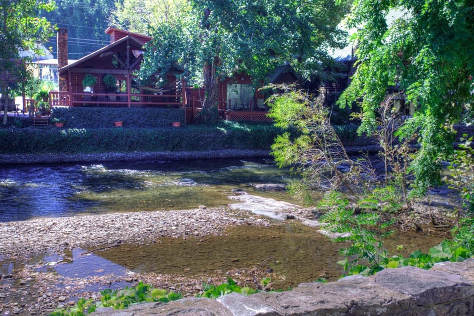 Hofbrau Riverfront Hotel Hotel in Helen