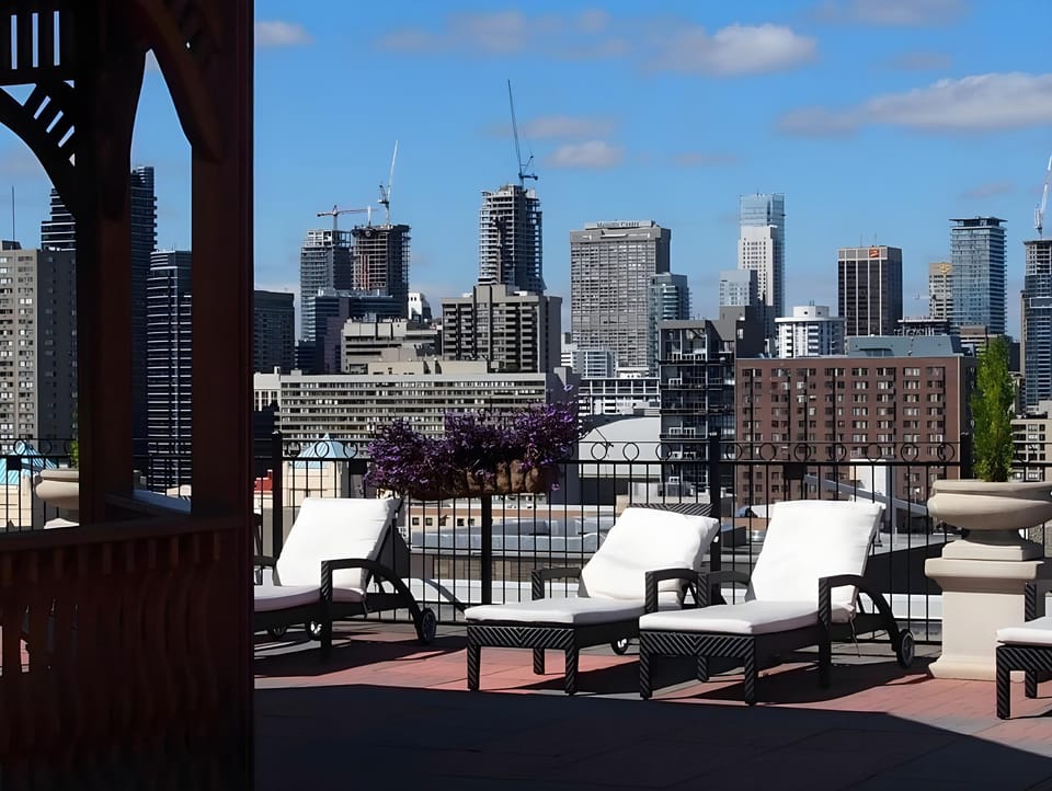 Grand Hotel & Suites Hotel in Toronto