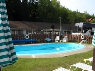 Motel Des Pays D'En Haut Motel in Val-David