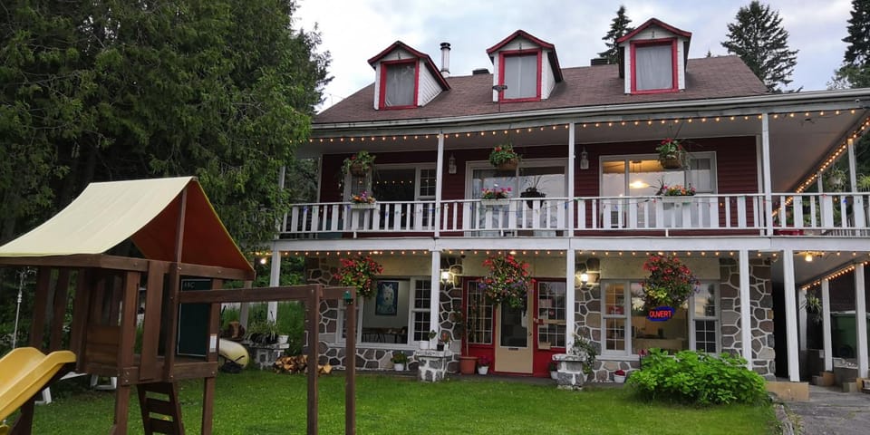 Motel Des Pays D'En Haut Motel in Val-David