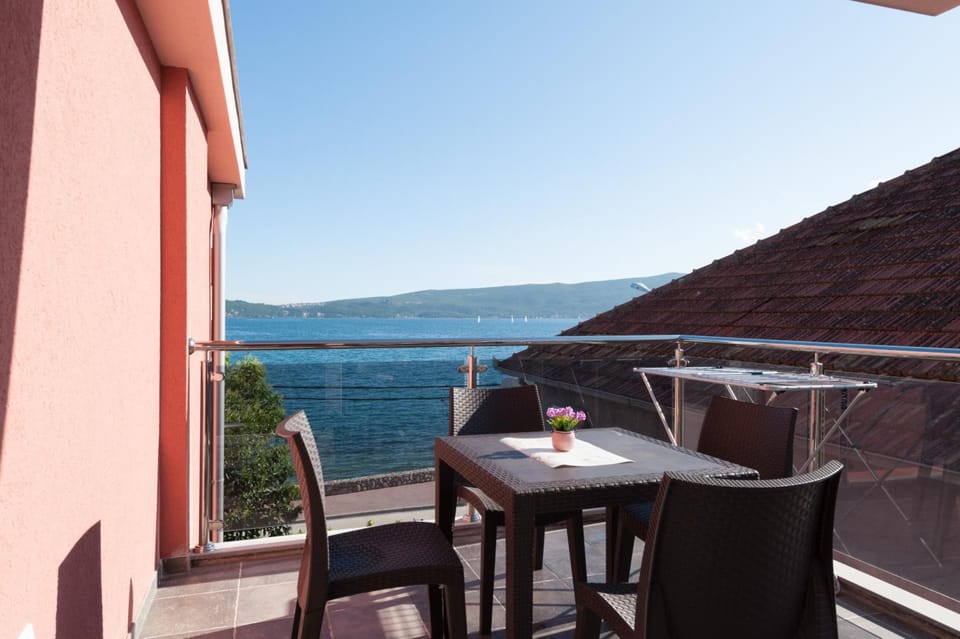 Apartments Delfin Hotel in Kotor Municipality