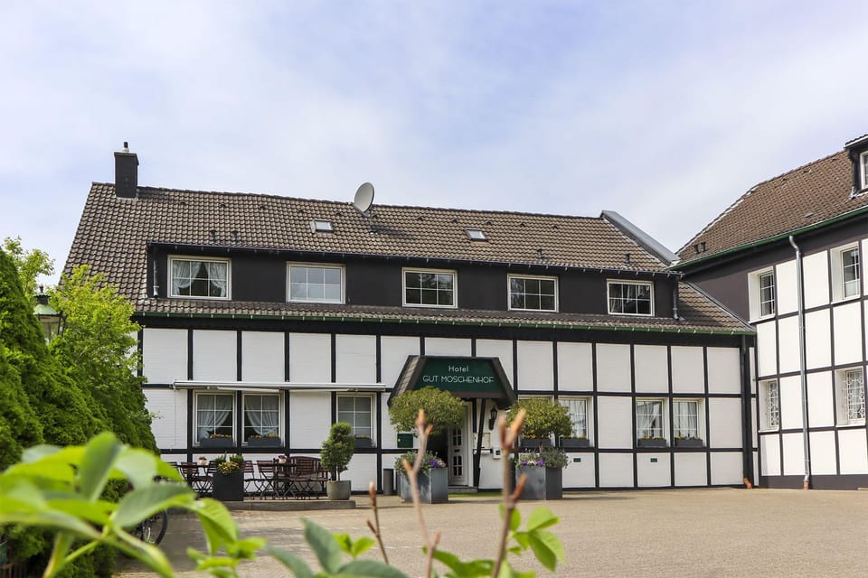 Hotel Gut Moschenhof Hotel in Dusseldorf