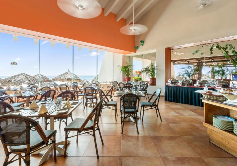 Park Royal Beach Ixtapa - All Inclusive Resort in Ixtapa Zihuatanejo
