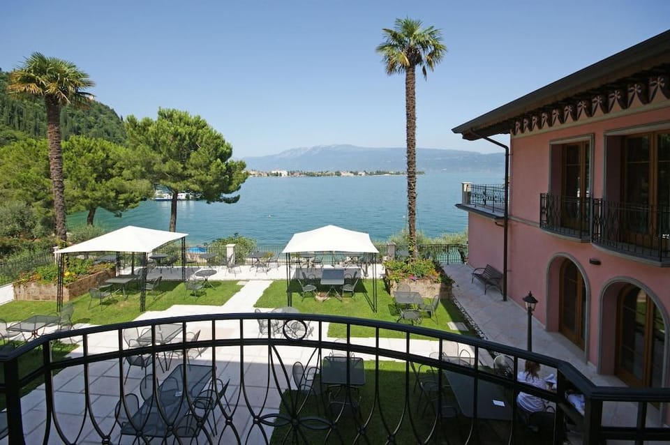 Hotel Villa Maria Au Lac - Gruppo Estella Hotels Hotel in Lake Garda
