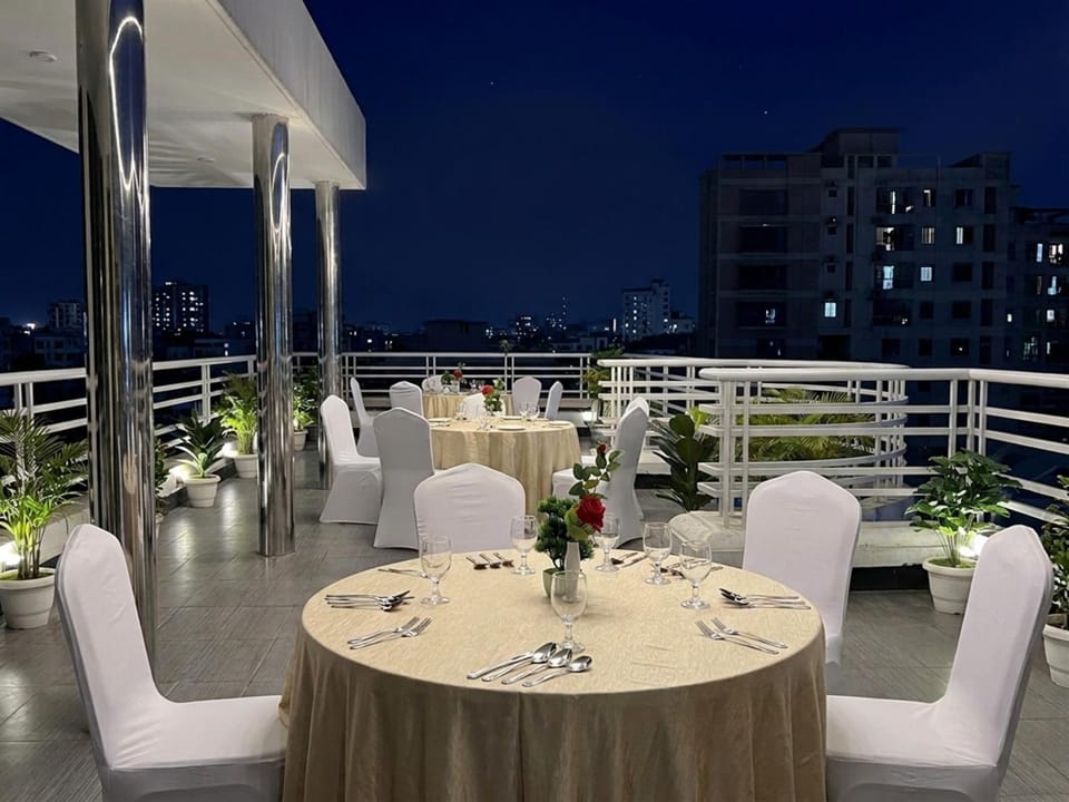 Aristocrat Inn - Lake Park & USA club Hotel in Dhaka