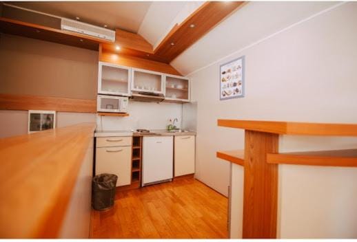 Car Royal Apartments and Rooms Hotel in Novi Sad