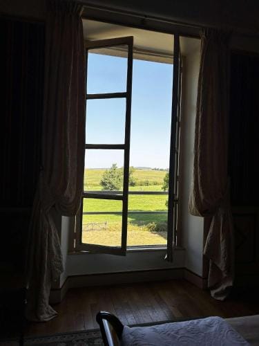 Chateau de Mongazon Hotel in Bourgogne-Franche-Comté