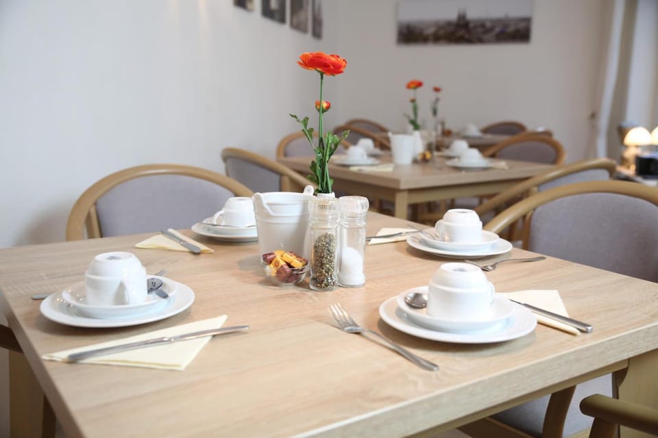 Hotel Pilar Garni Hotel in Cologne