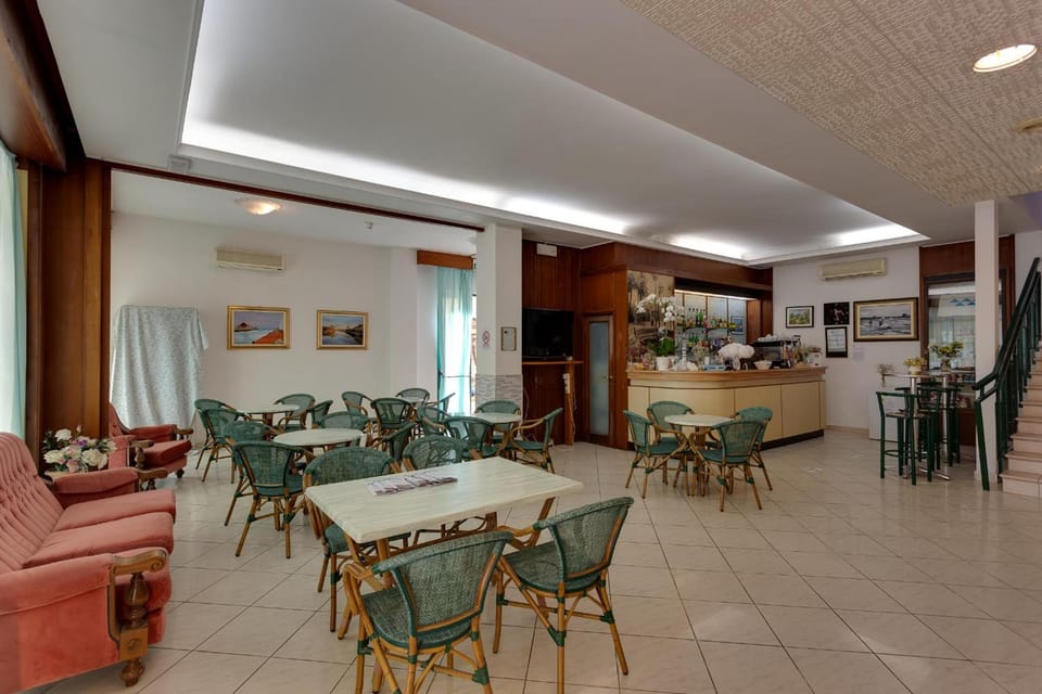 Hotel Gadames - Lunch on the Beach Hotel in Cervia