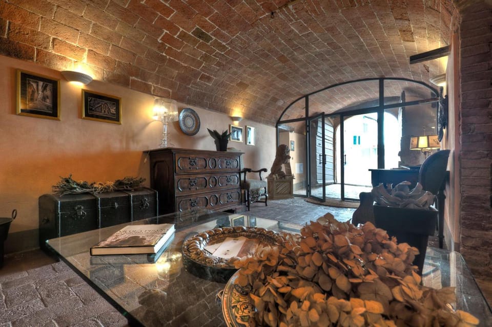 Antica Dimora Leones Hotel in Palaia