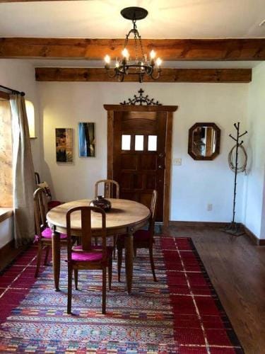 El Viejo Adobe - Across from Sul Ross campus Hotel in Alpine