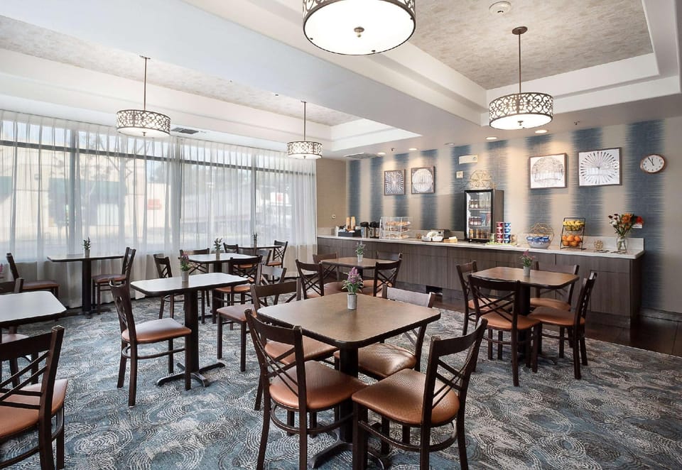 Hawthorn Suites by Wyndham Oakland - Alameda Hotel in Alameda