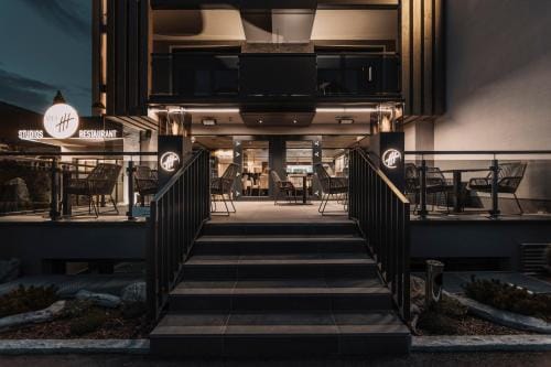 VIER Studios & Restaurant Hotel in Trentino-South Tyrol