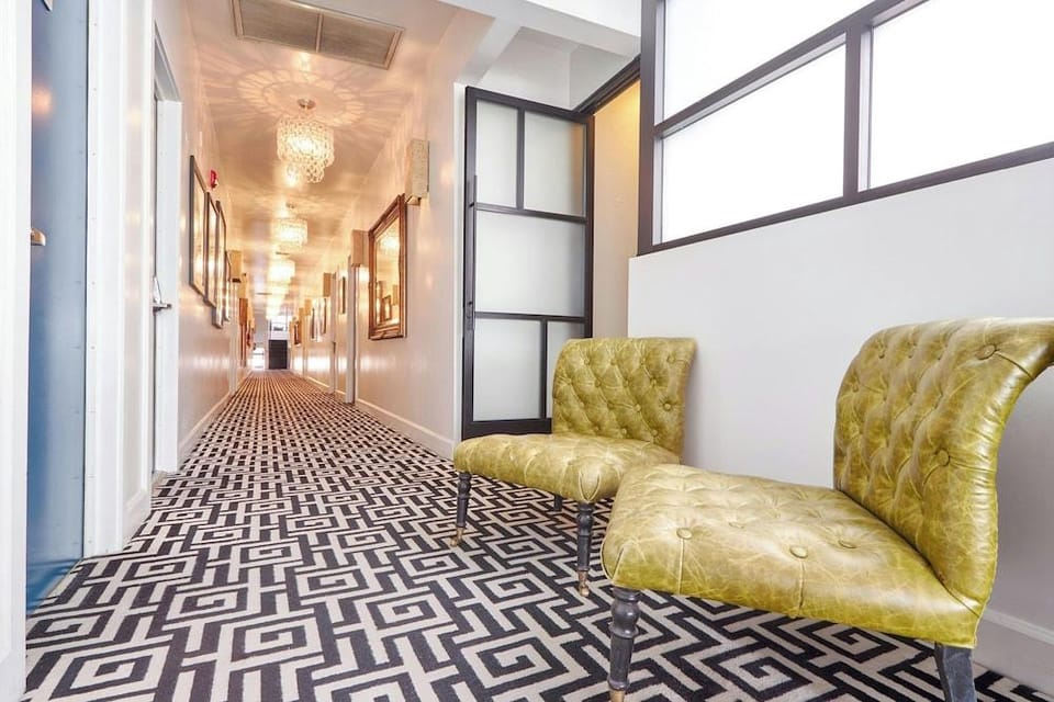 The Crescent Hotel Beverly Hills Hotel in Beverly Hills
