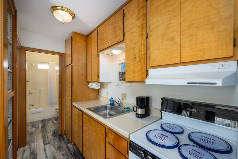 Ocean Suites Motel Motel in Harbor