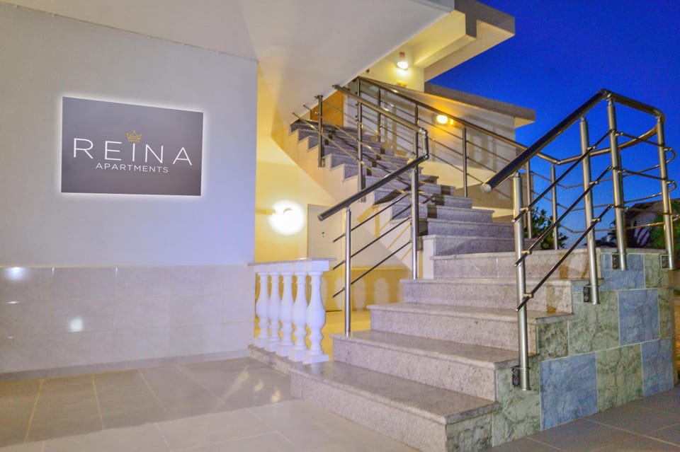Reina Apartments Hotel in Crete