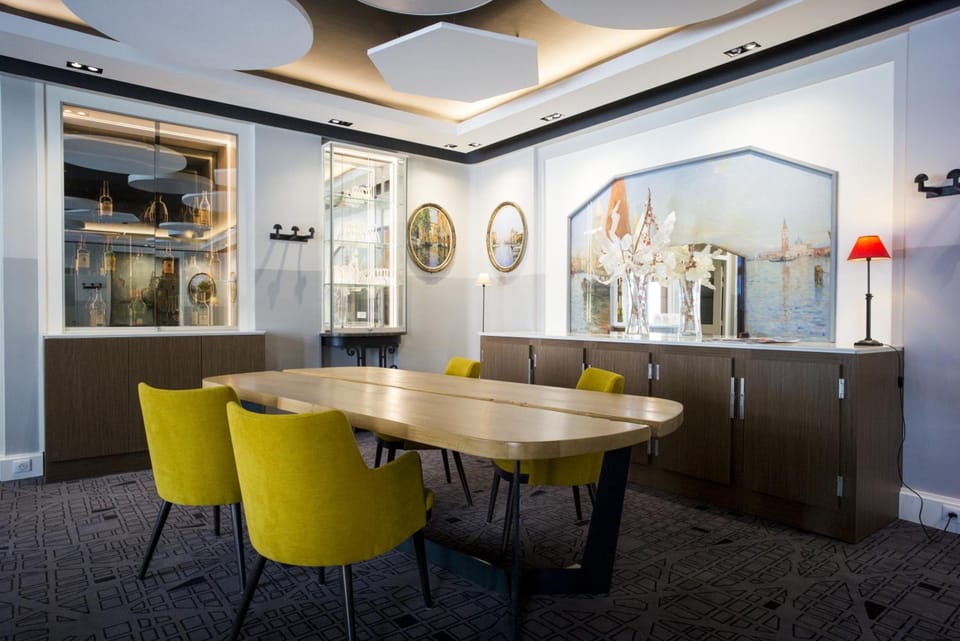 Bar/lounge