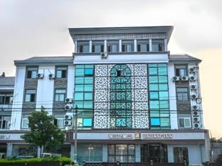 Jinjiang Inn Select Wujiang Pingwang Bus Station Hotel in Suzhou
