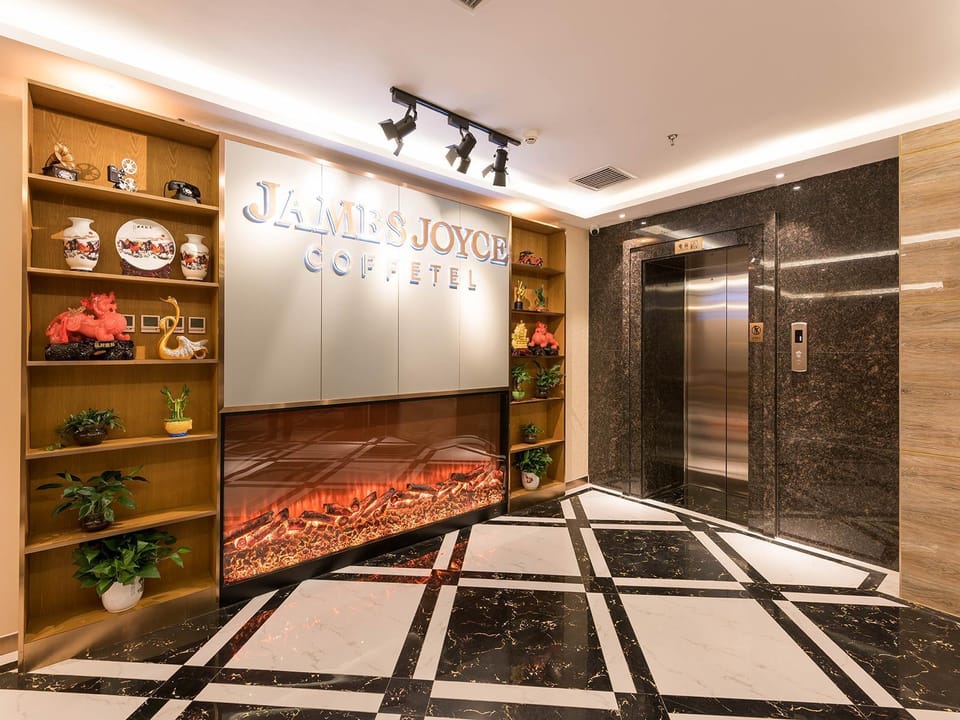 James Joyce Coffetel Beijing West Railway Station Lianhua Bridge Hotel in Beijing