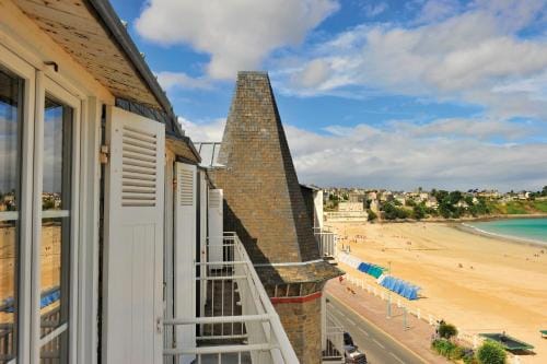 VTF L'Hotel Des Bains Hotel in Brittany