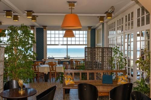 VTF L'Hotel Des Bains Hotel in Brittany