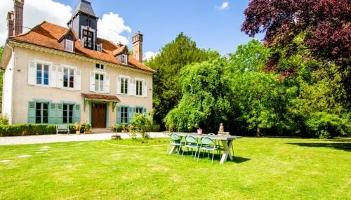 La Maison T&M Hotel in Bourgogne-Franche-Comté