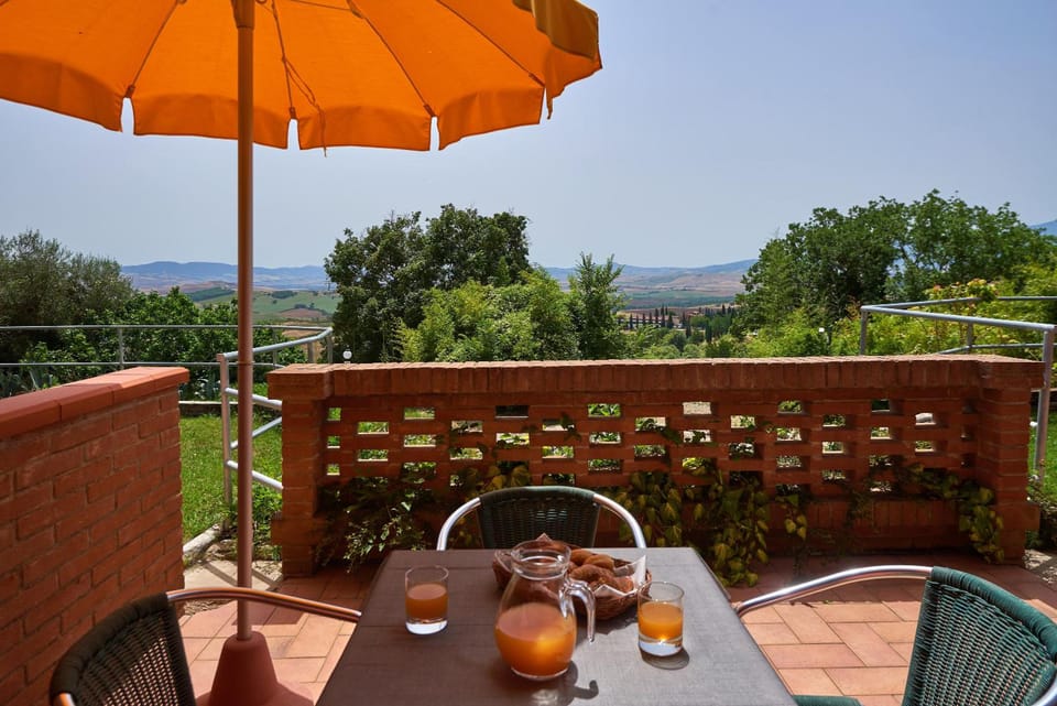 Casanova - Panoramic Rooms and Suites Hotel in San Quirico d'Orcia