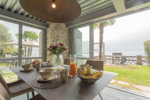 Villa Sasso on Lake Como by Rent All Como Hotel in Tremezzina