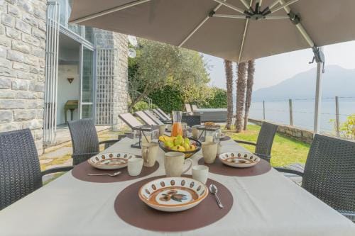 Villa Sasso on Lake Como by Rent All Como Hotel in Tremezzina