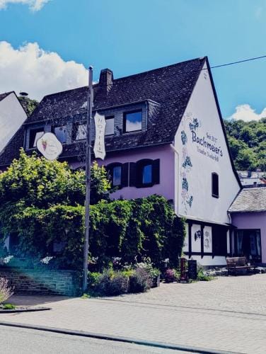 Bachmeier's Gasthaus Traube Niederfell Hotel in Rhineland-Palatinate