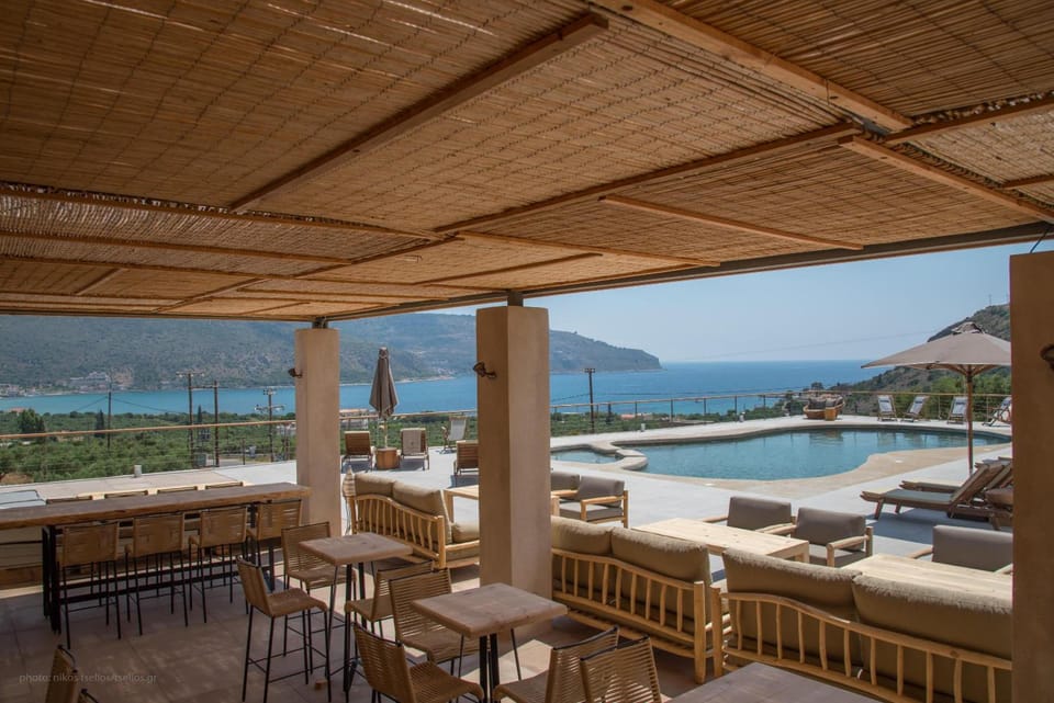 Brazzo di Maina Hotel in Messenia