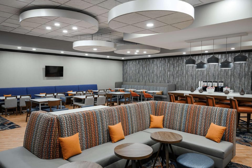 Hampton Inn Evansville/Airport Hotel in Evansville